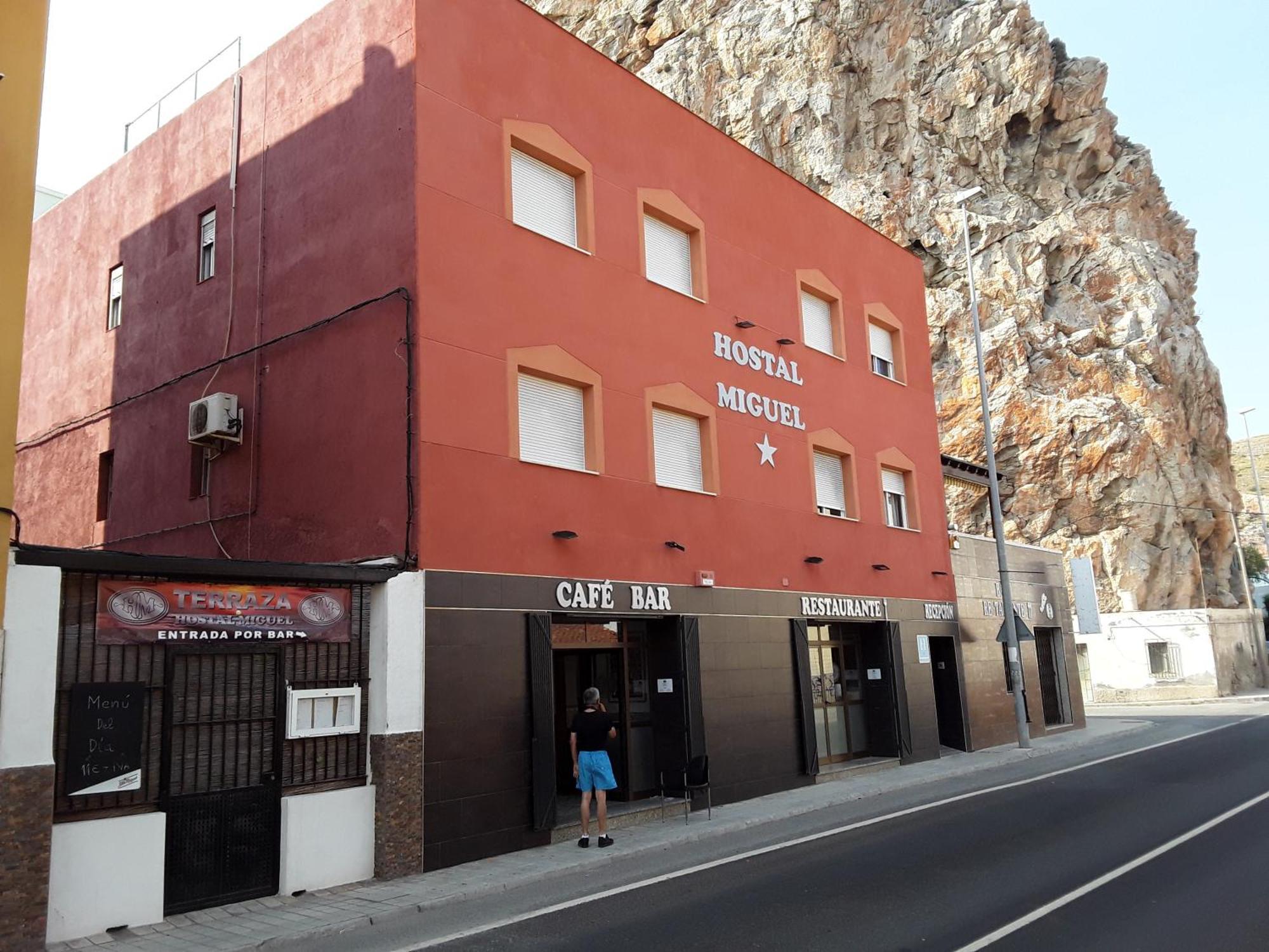 Hostal Miguel Calahonda Eksteriør bilde